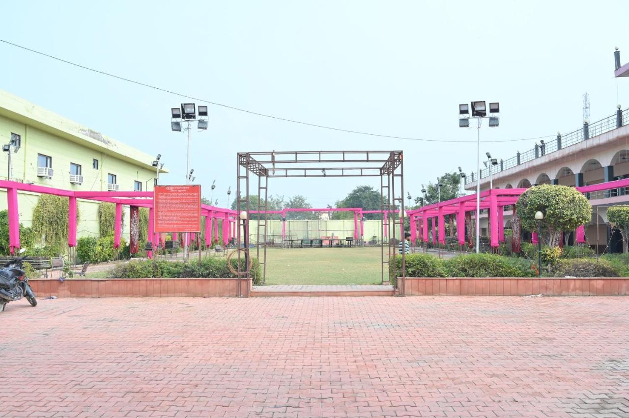 Hotel Mukund Dham-Near Mathura Railway Station Exteriér fotografie