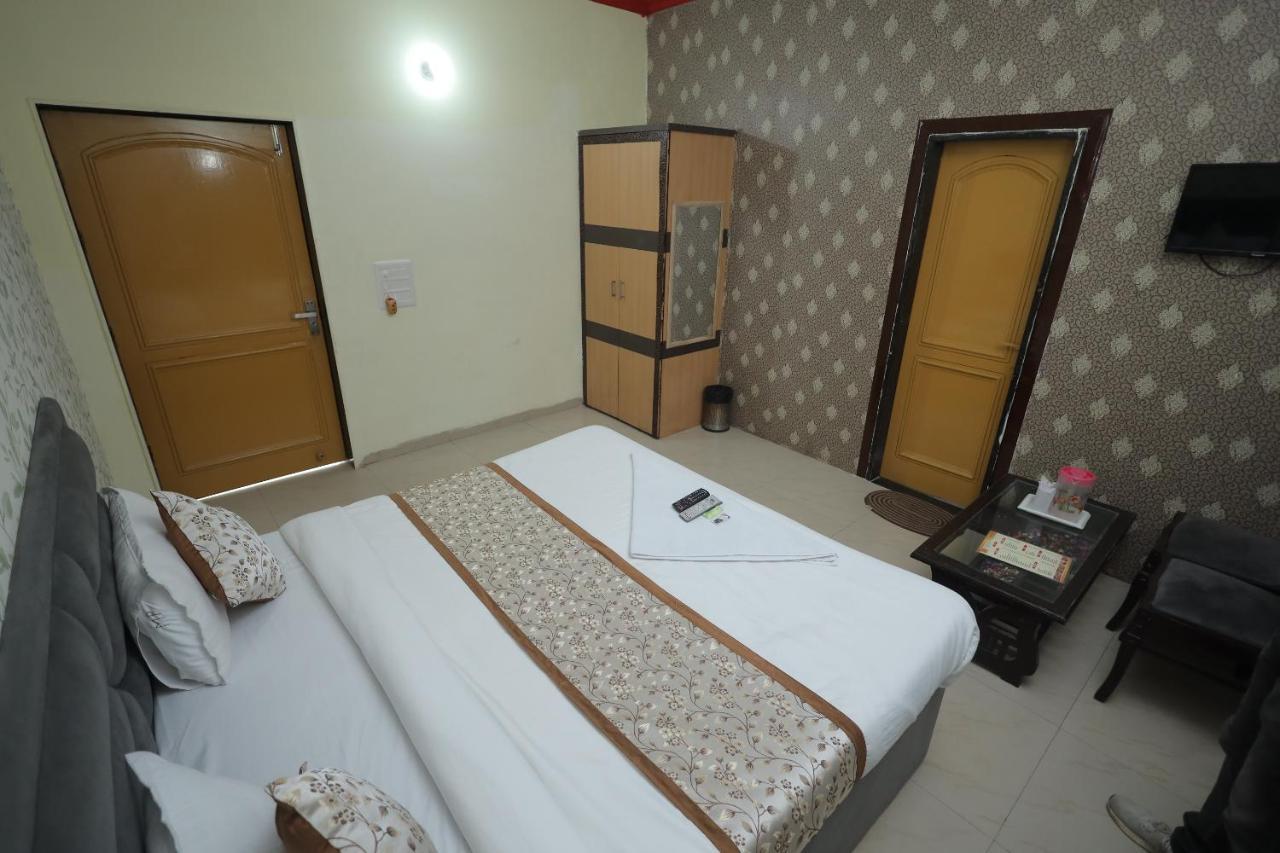Hotel Mukund Dham-Near Mathura Railway Station Exteriér fotografie