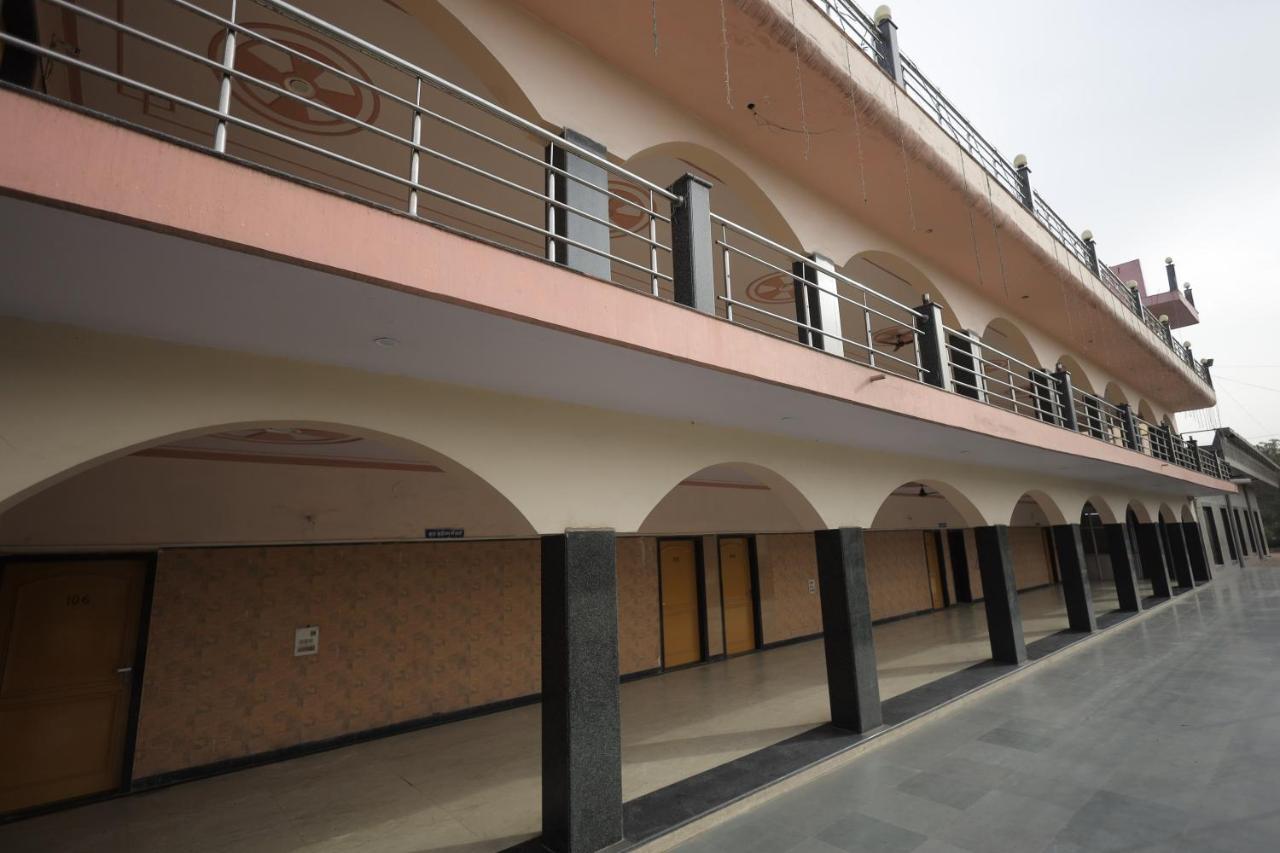 Hotel Mukund Dham-Near Mathura Railway Station Exteriér fotografie
